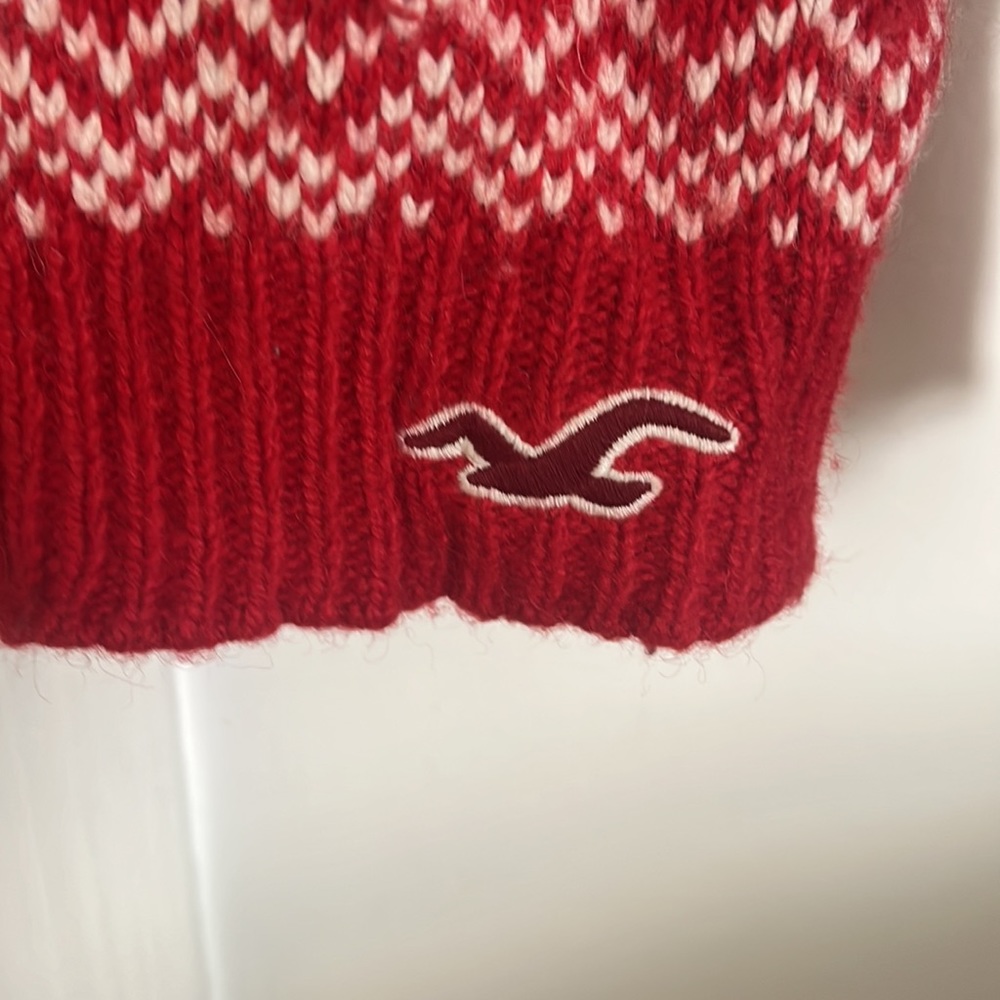 Hollister - Picture 2 of 4